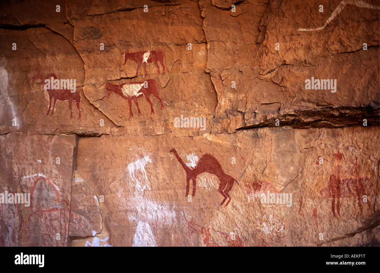 Libyen Ghat Akakus prähistorische Malereien auf Felsen hautnah Stockfoto