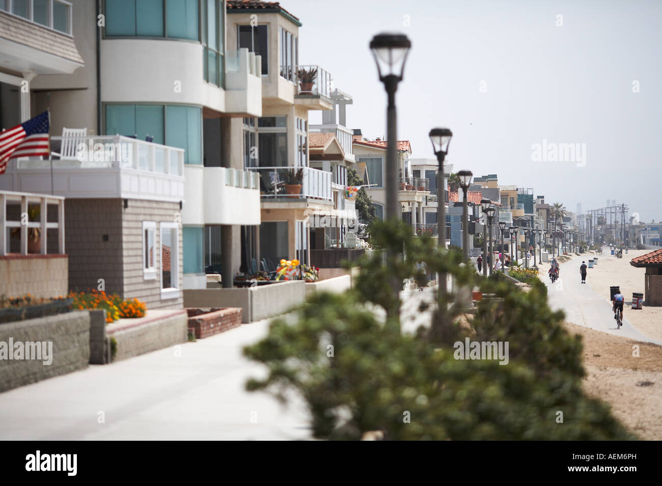 Strandhäuser entlang der Strang in Manhattan Beach, Los Angeles County, Kalifornien, USA Stockfoto