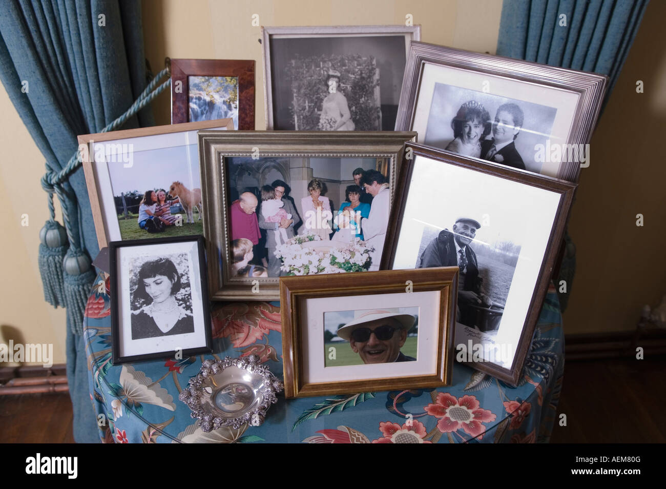 Rosa Monckton gerahmte Fotografie von Prinzessin Diana von Wales Innenraum Von ihrem Zuhause Dallington East Sussex England 2000s Hochzeitsfotos HOMER SYKES Stockfoto