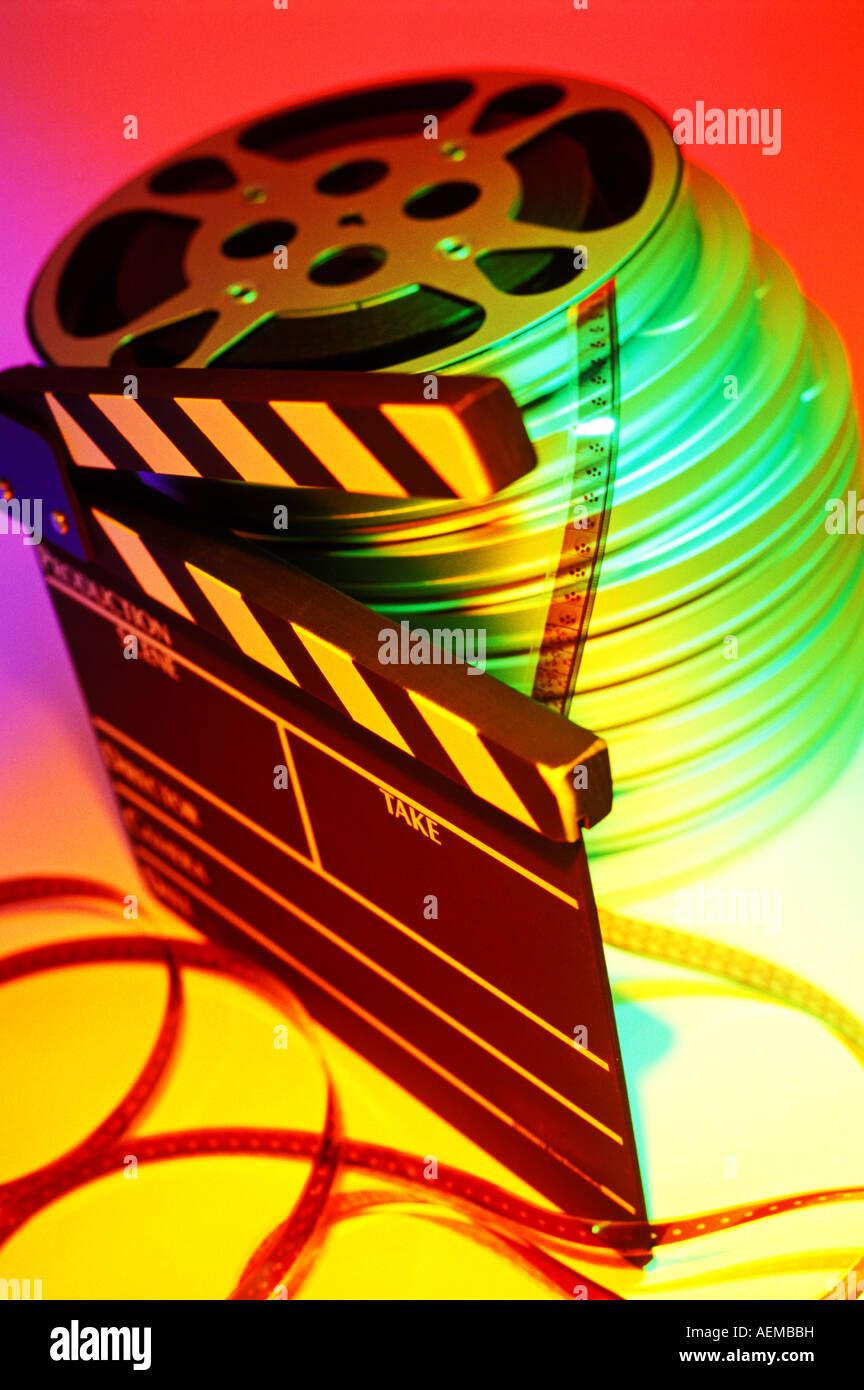 Film Film und Szene Board mit Stapel von Bewegtbild-Dosen und Walzen Stockfoto