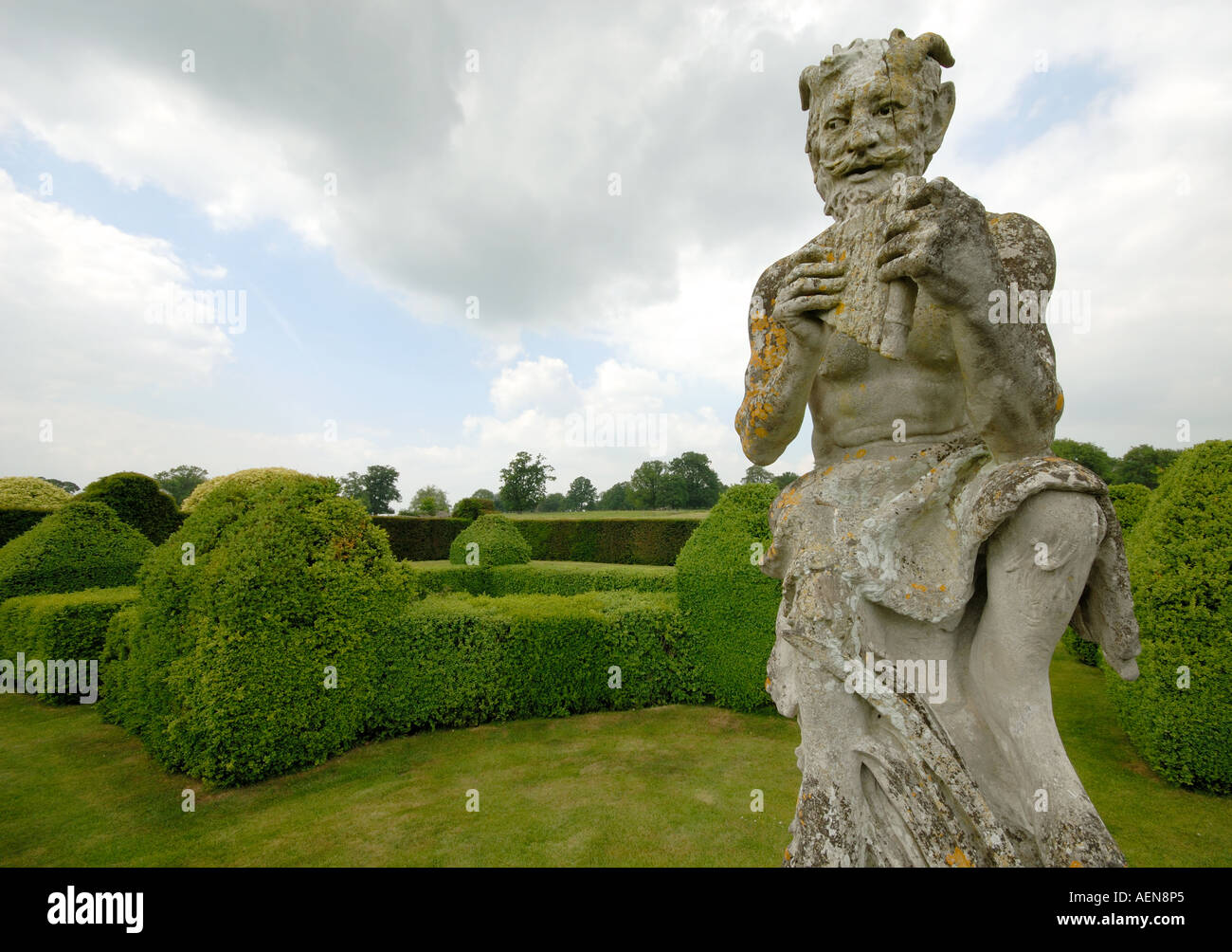 Statue von Pan am Godington Park in Ashford, Kent Stockfoto