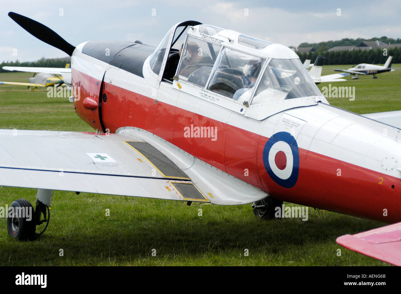 Streifenhörnchen ehemaligen RAF-Schulflugzeug Stockfoto