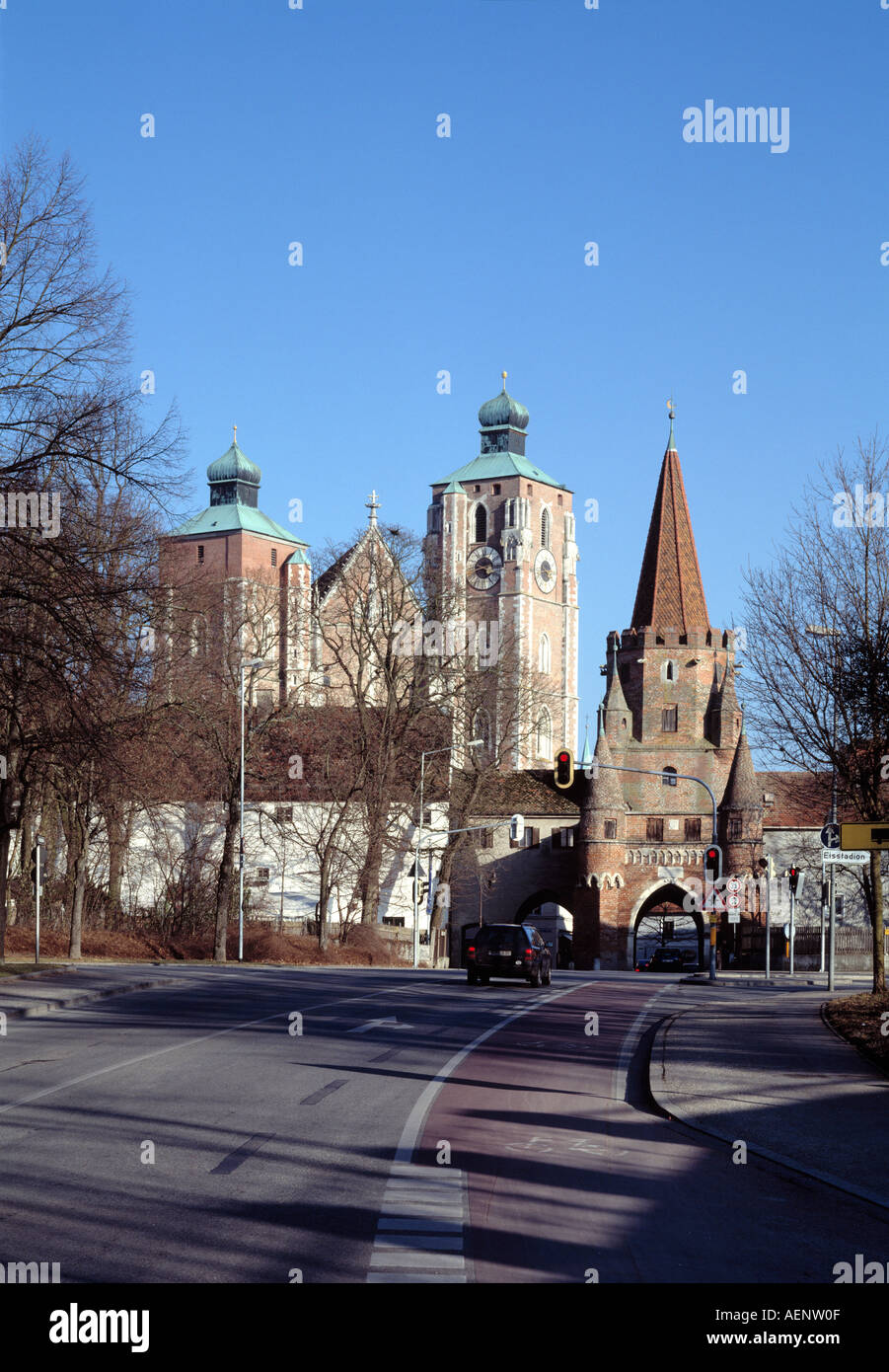 Ingolstadt, Münster Zur Schönen Unserer Lieben Frau (Liebfrauenmünster), Davor Das Kreuztor Stockfoto