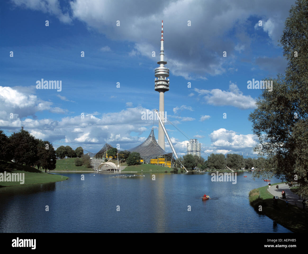 München, Olympiapark Und Fernsehturm, Stockfoto