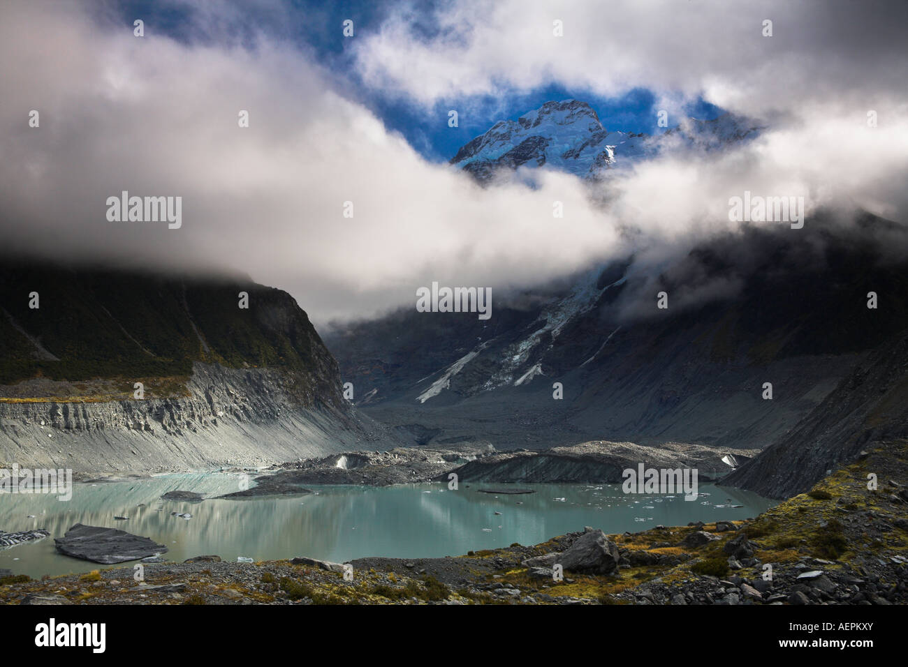 Gletschersee an der Mündung eines Gletschers im Mount Cook Nationalpark, Südinsel, Neuseeland Stockfoto