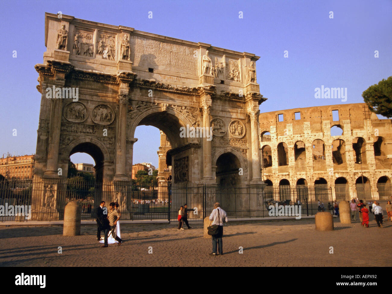 Bogen von Constantine Coliseum Kolosseum Colosseo Flavian Amphitheater Anfiteatro Flavio Rom Roma-Lazio Italien Italia Europa Stockfoto