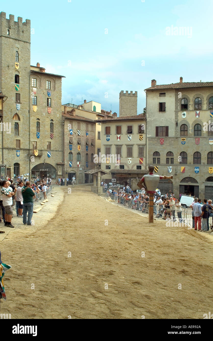 Die Piazza Grande in Arezzo Italien Platz für Ritterspiele Giostra del Saraceno vorbereitet Stockfoto