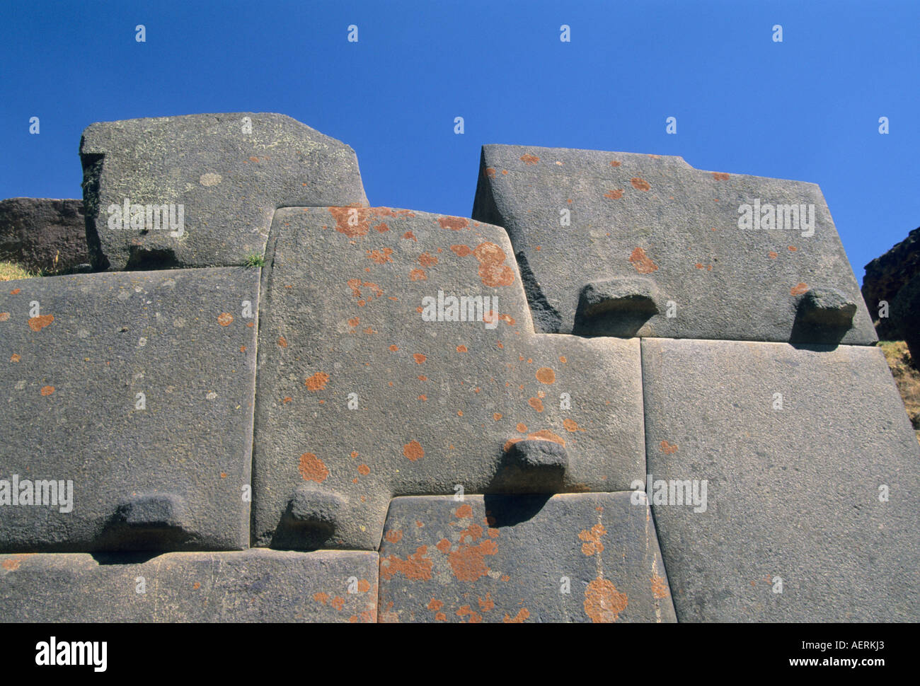 Südamerika PERU Heiliges Tal, Ollantaytambo, Inka-Stätte über Urubamba Tal perfekt eingepasst Inka Mauerwerk Stockfoto
