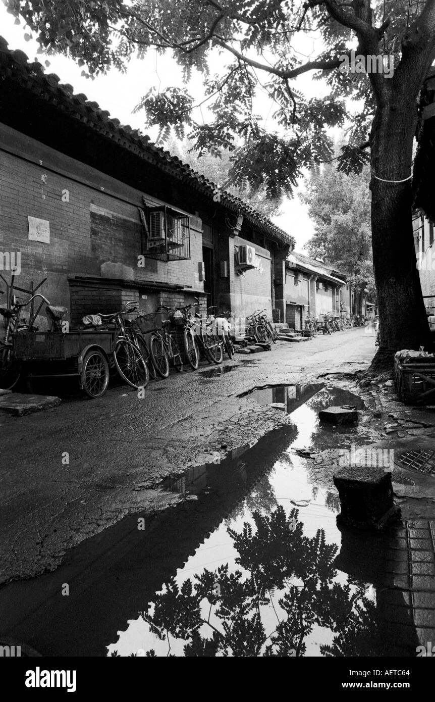 Ein Beijing Hutong nach Regen 2003 China Stockfoto