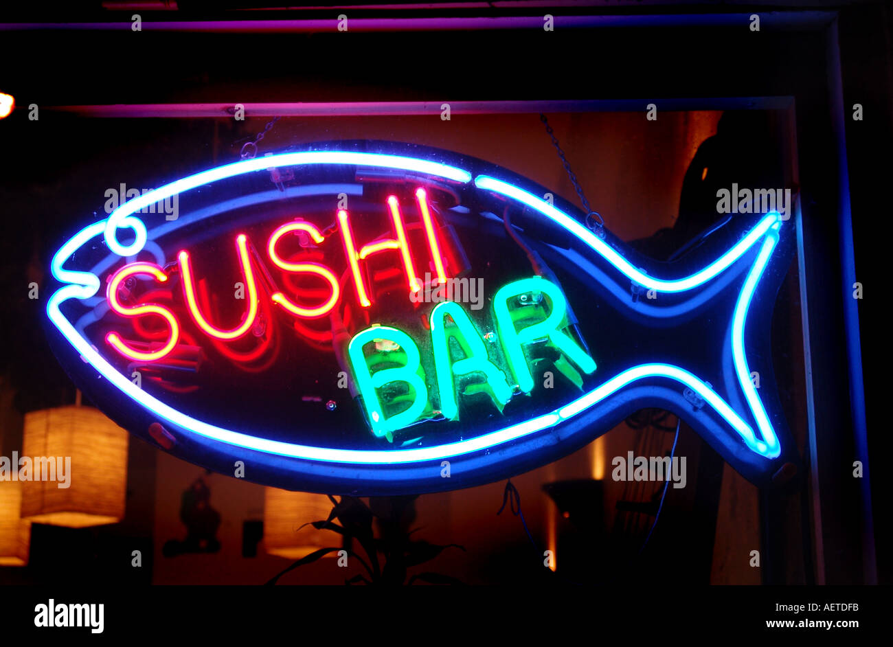 Leuchtreklame im Sushirestaurant Stockfoto