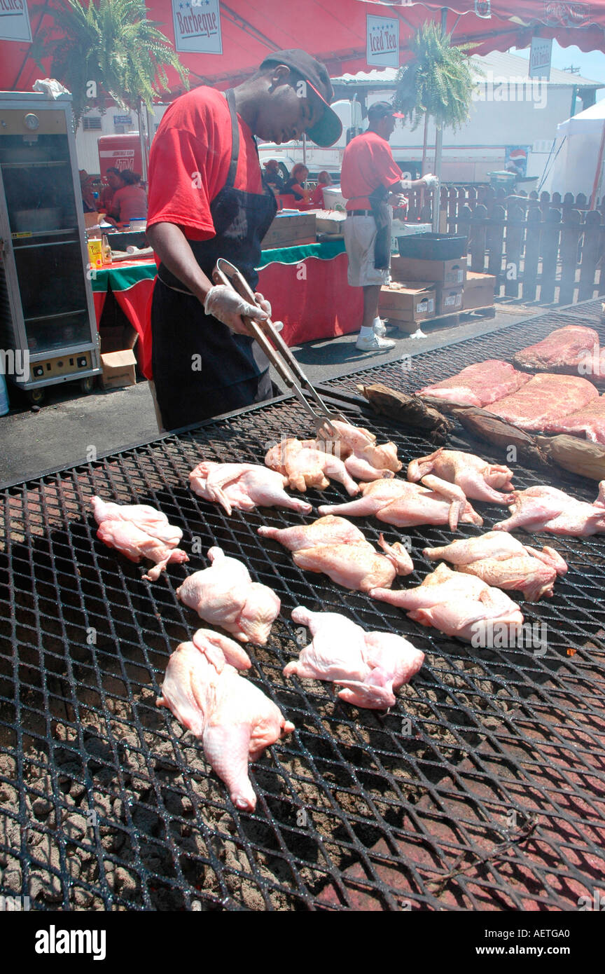 Rind, Truthahn Huhn und andere Lebensmittel zum Essen an der Ohio State Fair in Messegelände Kochen und bar-b-queing Stockfoto