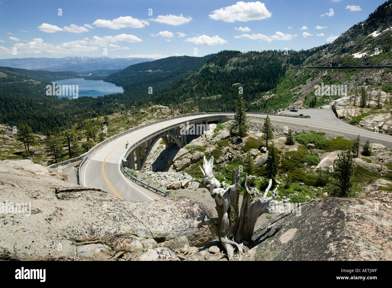 Historischen Regenbogenbrücke auf alten Highway 40 mit Donner Lake Truckee Kalifornien Stockfoto