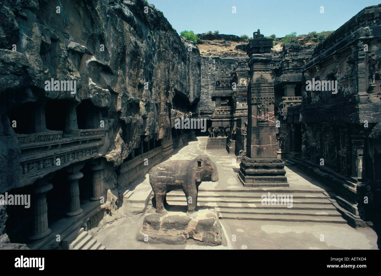 Cliff Tempel Ellora zum UNESCO-Weltkulturerbe in der Nähe von Aurangabad Maharashtra Indien Asien Stockfoto