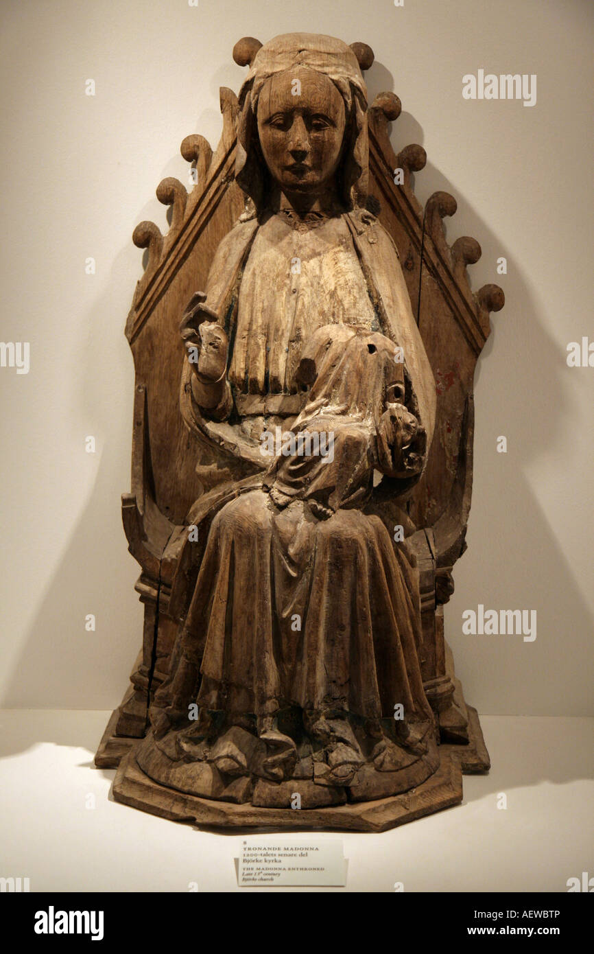Wooden thronende Madonna im Museum Gotlands Fornsal in Visby Gotland Schweden Stockfoto