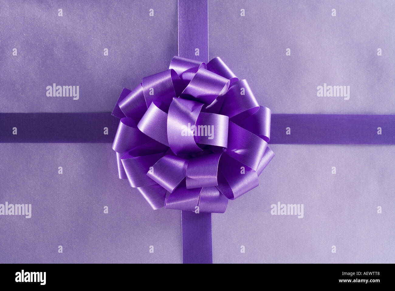 Nahaufnahme von ein verpacktes Geschenk Stockfoto