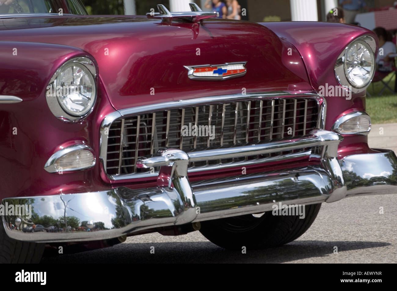 Classic vintage Haube oder vorne Chrom Grill eines Autos. Stockfoto