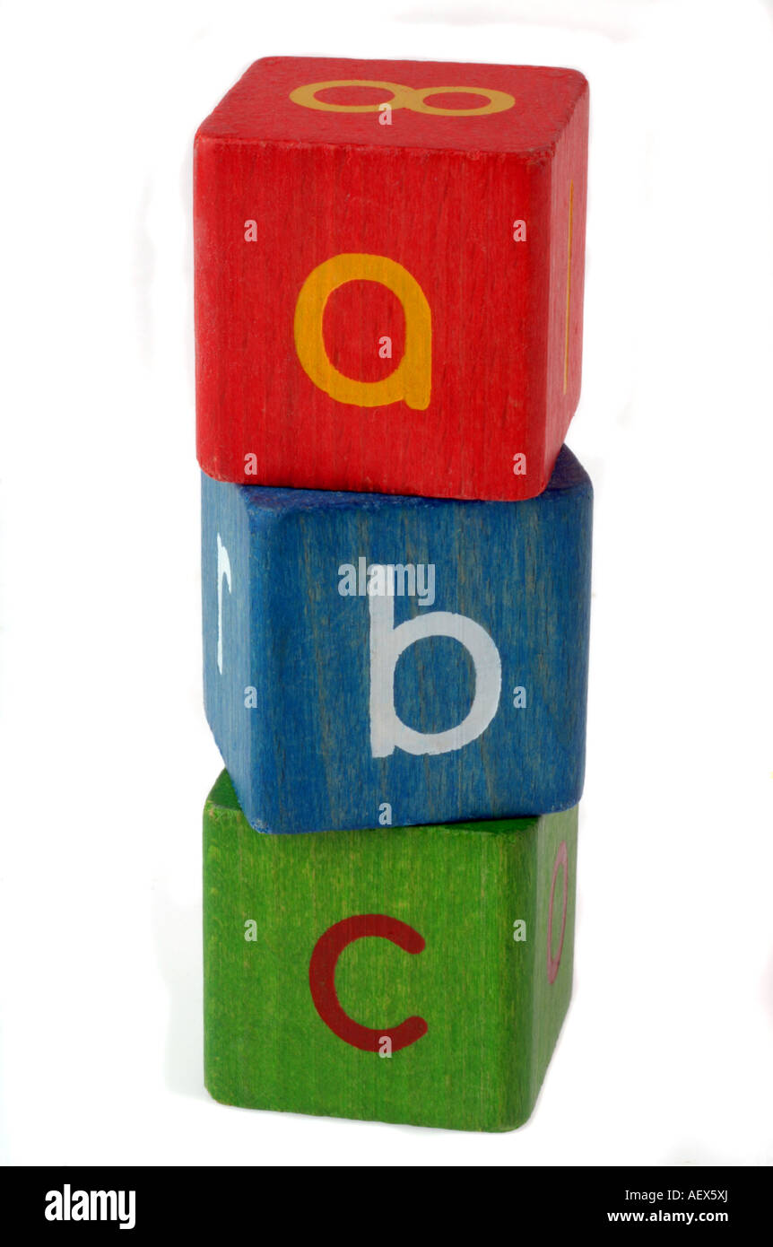 ABC-Blöcke, A B C Holzklötze auf weißem Hintergrund Stockfoto