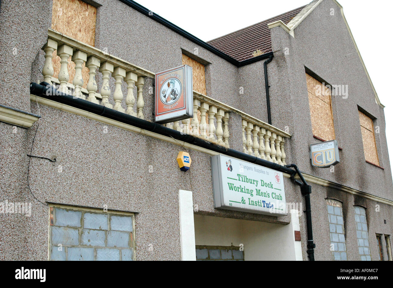 Außenseite des verfallenen Tilbury Docks arbeiten Mens Club Tilbury Essex UK Stockfoto