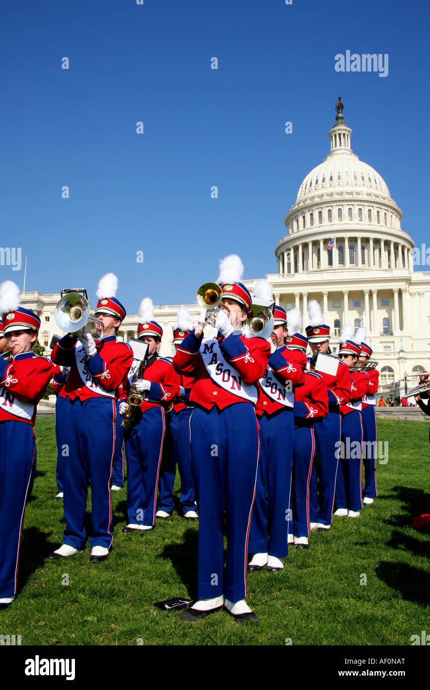 Musik-Band und die Vereinigte Staaten Kapitol Washington DC Stockfoto