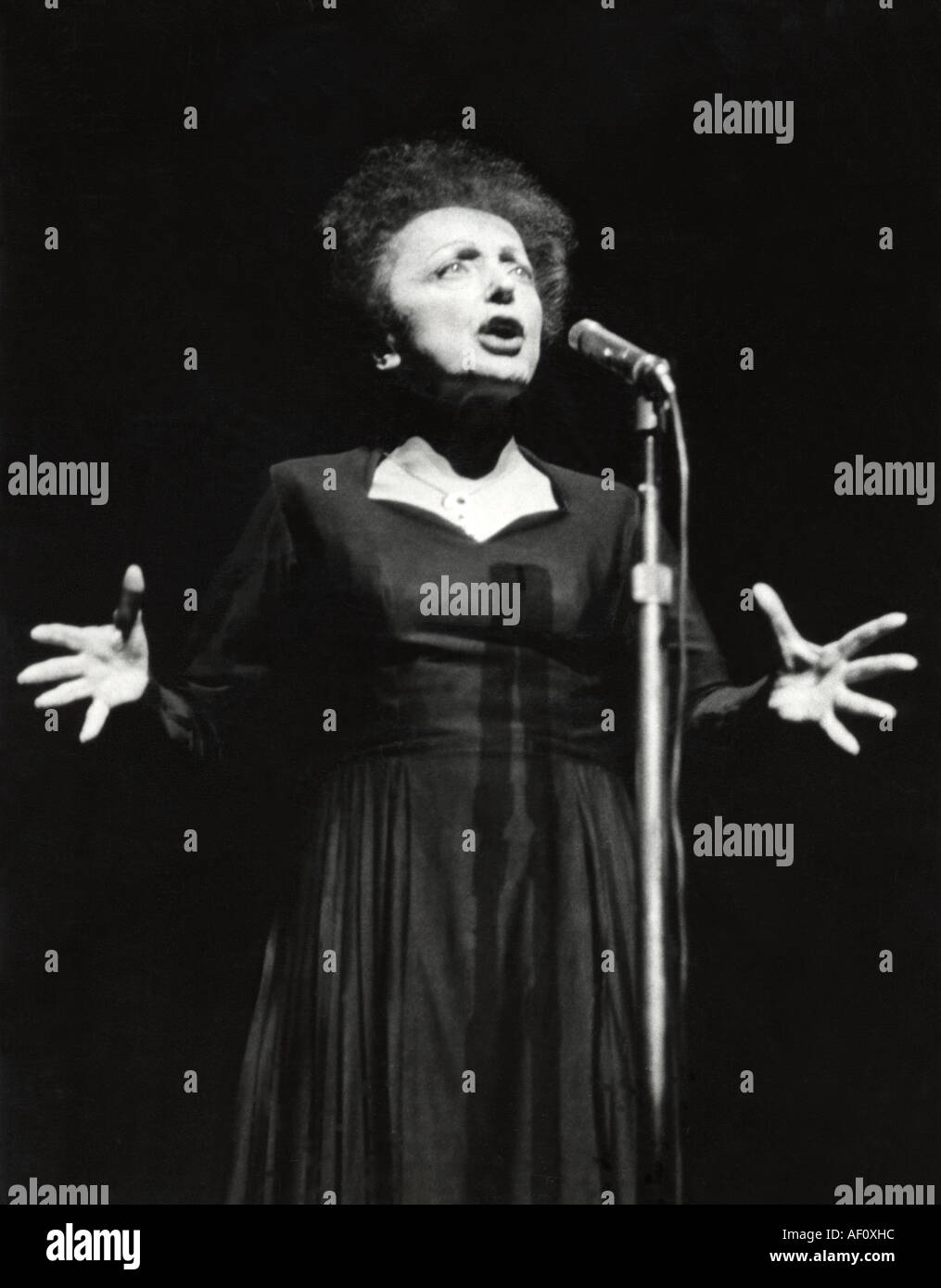 EDITH PIAF, französische Chansonsängerin über 1957 Stockfoto