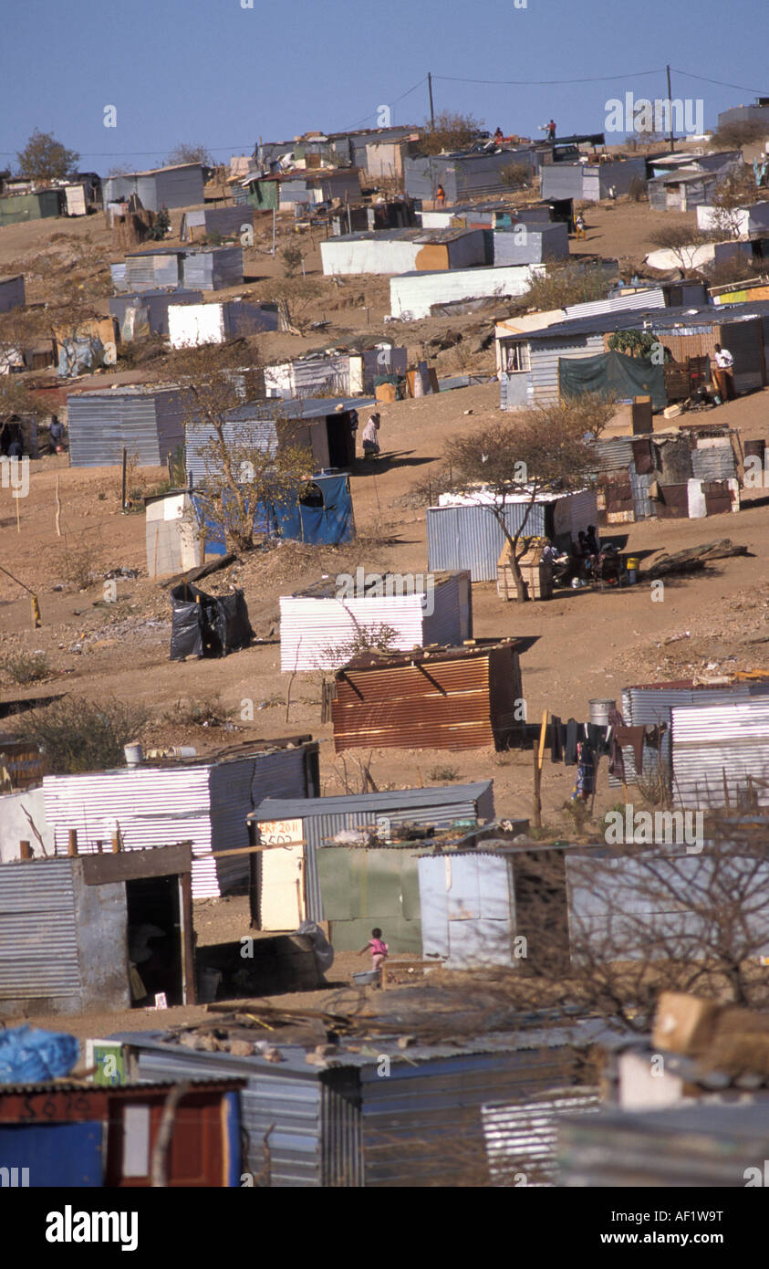 Namibia Windhoek. Township Goreangab. Häuser aus Wellblech Stockfoto