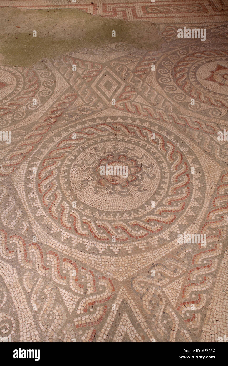 Medusa-Mosaik in der Badeanstalt an Bignor Römervilla, West Sussex, England Stockfoto