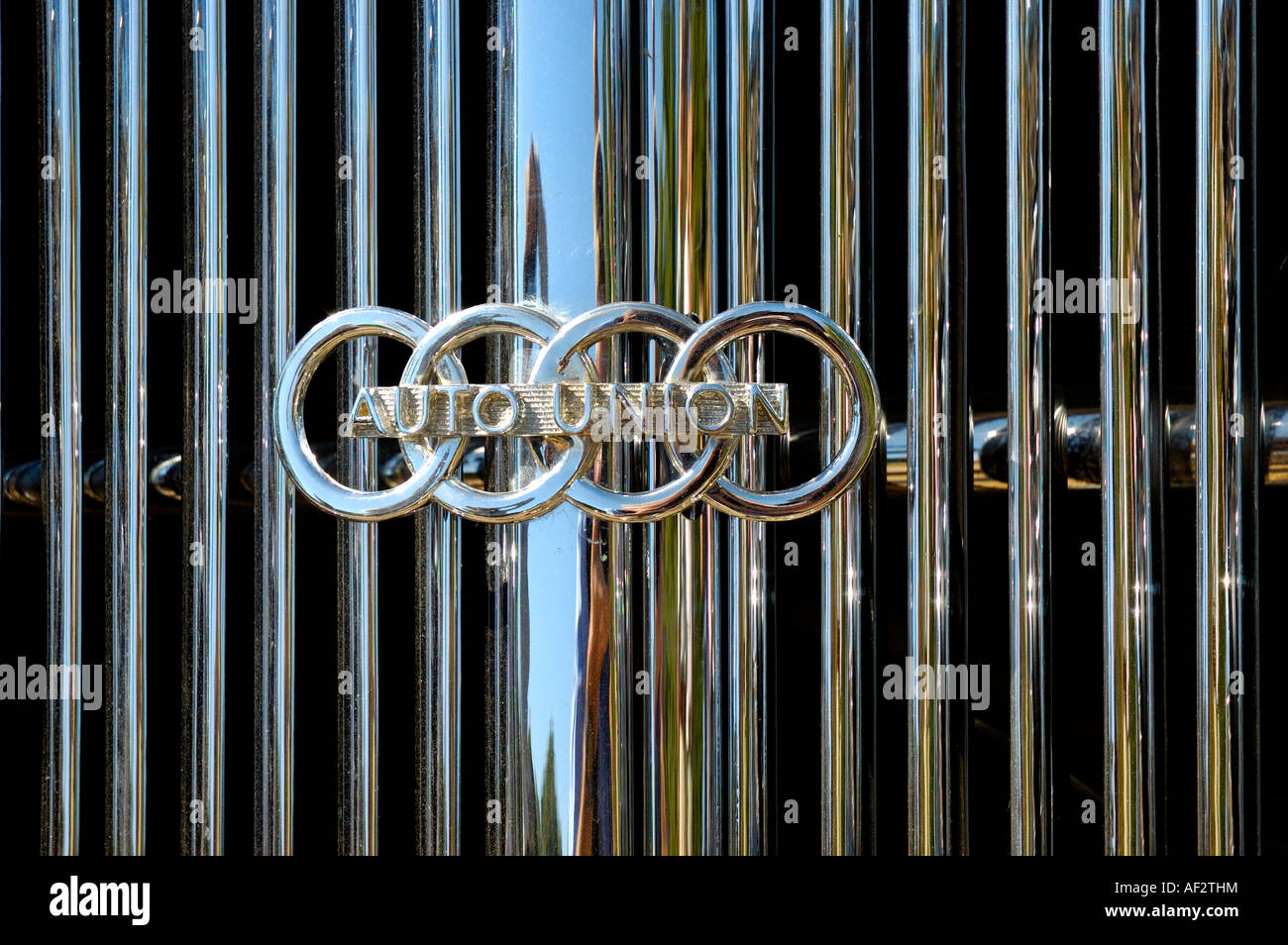Auto Union Emblem auf Oldtimer-Grill. Stockfoto
