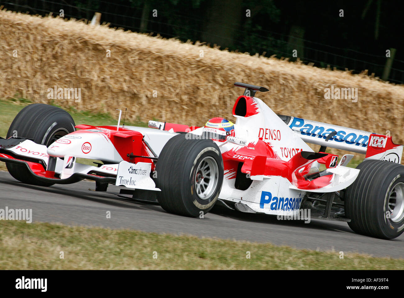 2005 Toyota TF105 angetrieben von Ricardo Zonta beim 2006 Goodwood Festival of Speed, Sussex, UK Stockfoto
