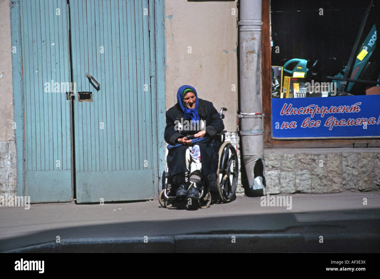 Bettler im Rollstuhl, Russland, Sankt Petersburg Stockfoto