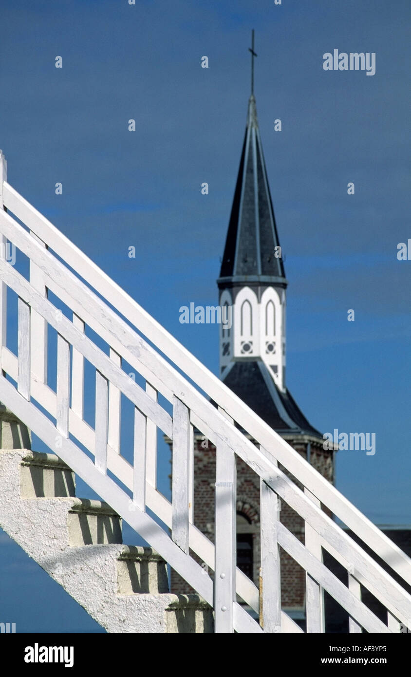 Weiße Treppe und Kapelle Ault La Somme Picardie Frankreich Stockfoto