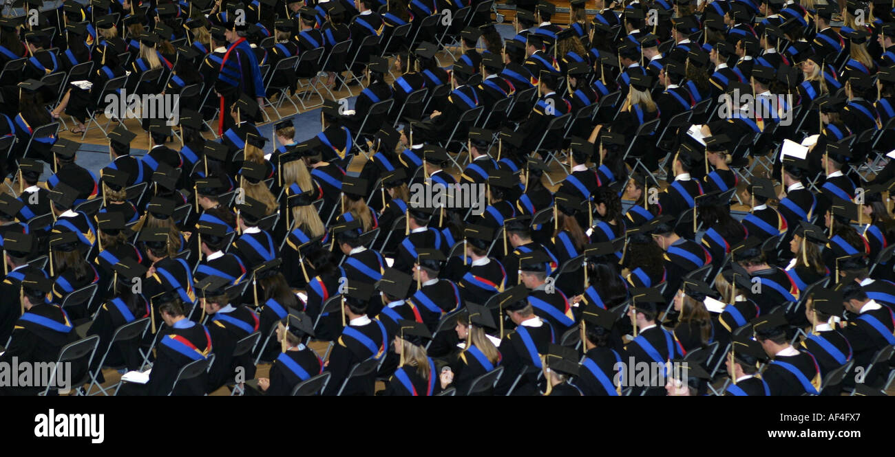 Horizontale Sitzgelegenheit in einem großen auditorium Stockfoto