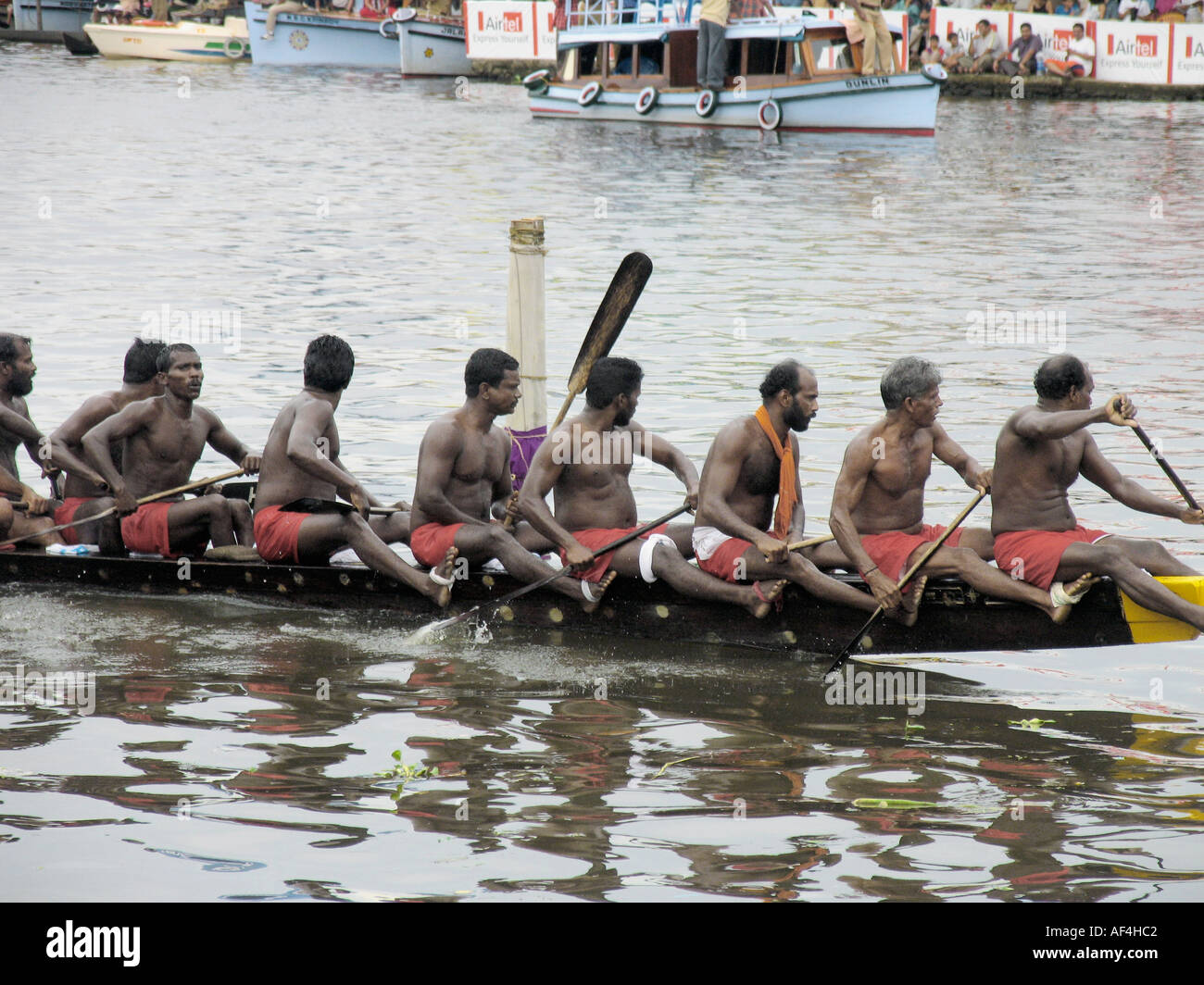Vallamkali, das traditionelle Schlangenboot-Rennen, ist der Höhepunkt des Onam-Festivals. Punnamada See, Alappuzha, Kerala. August Bis September Stockfoto
