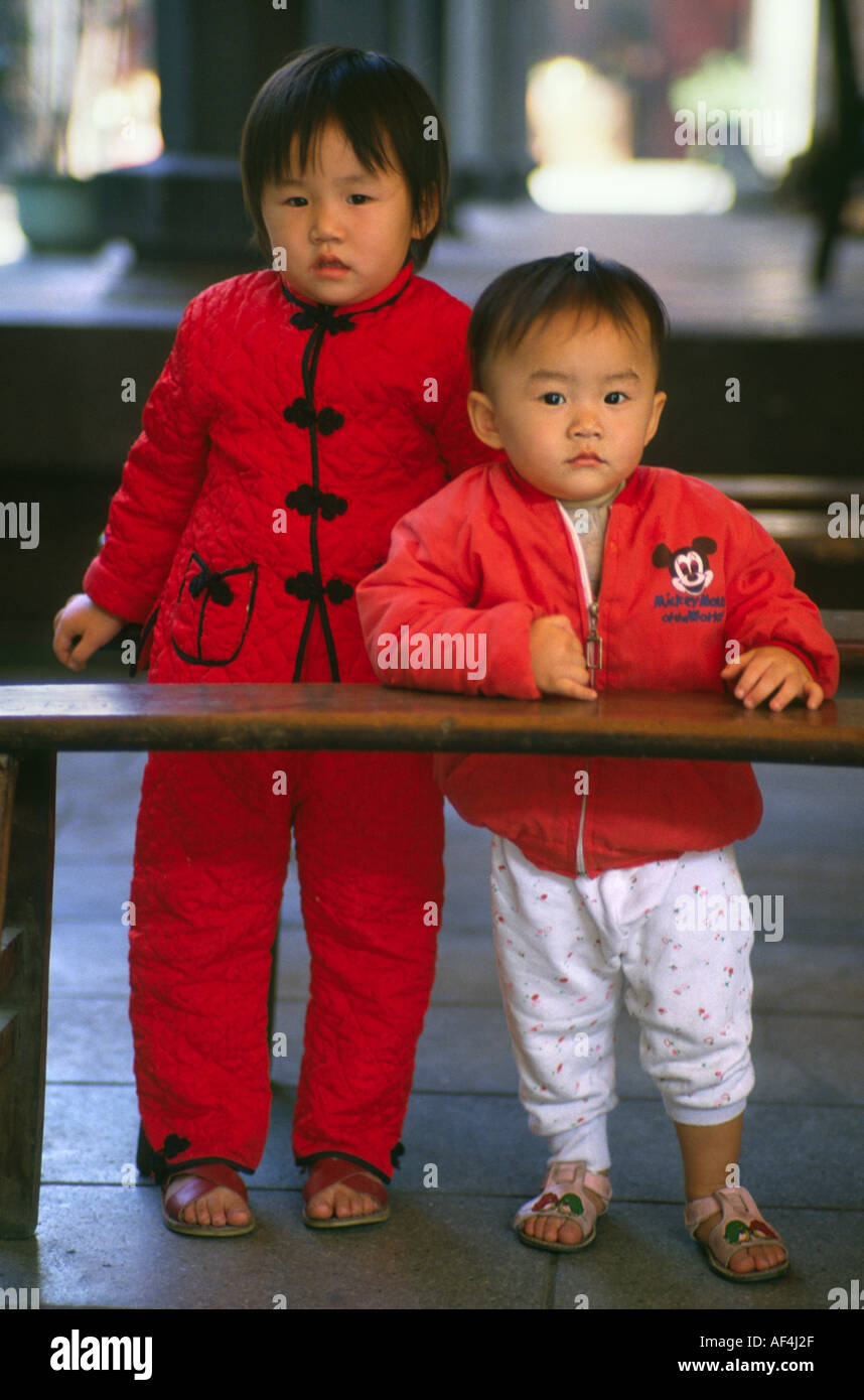 Zwei taiwanesischen Kinder in Taipeh Stockfoto