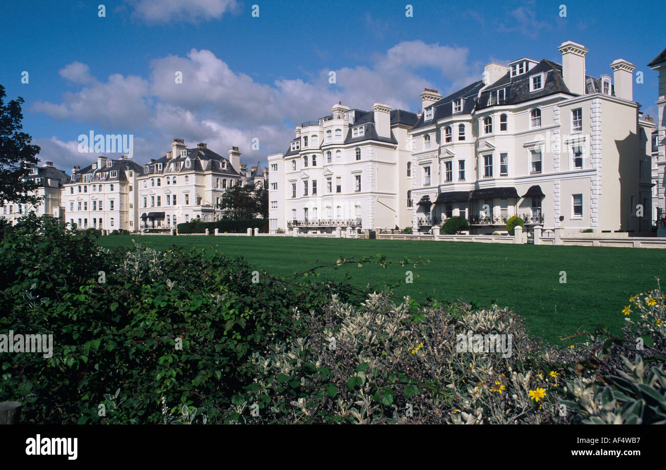 Terrasse des imposanten viktorianischen Gebäude mit Blick auf die Leas Folkestone Kent Stockfoto