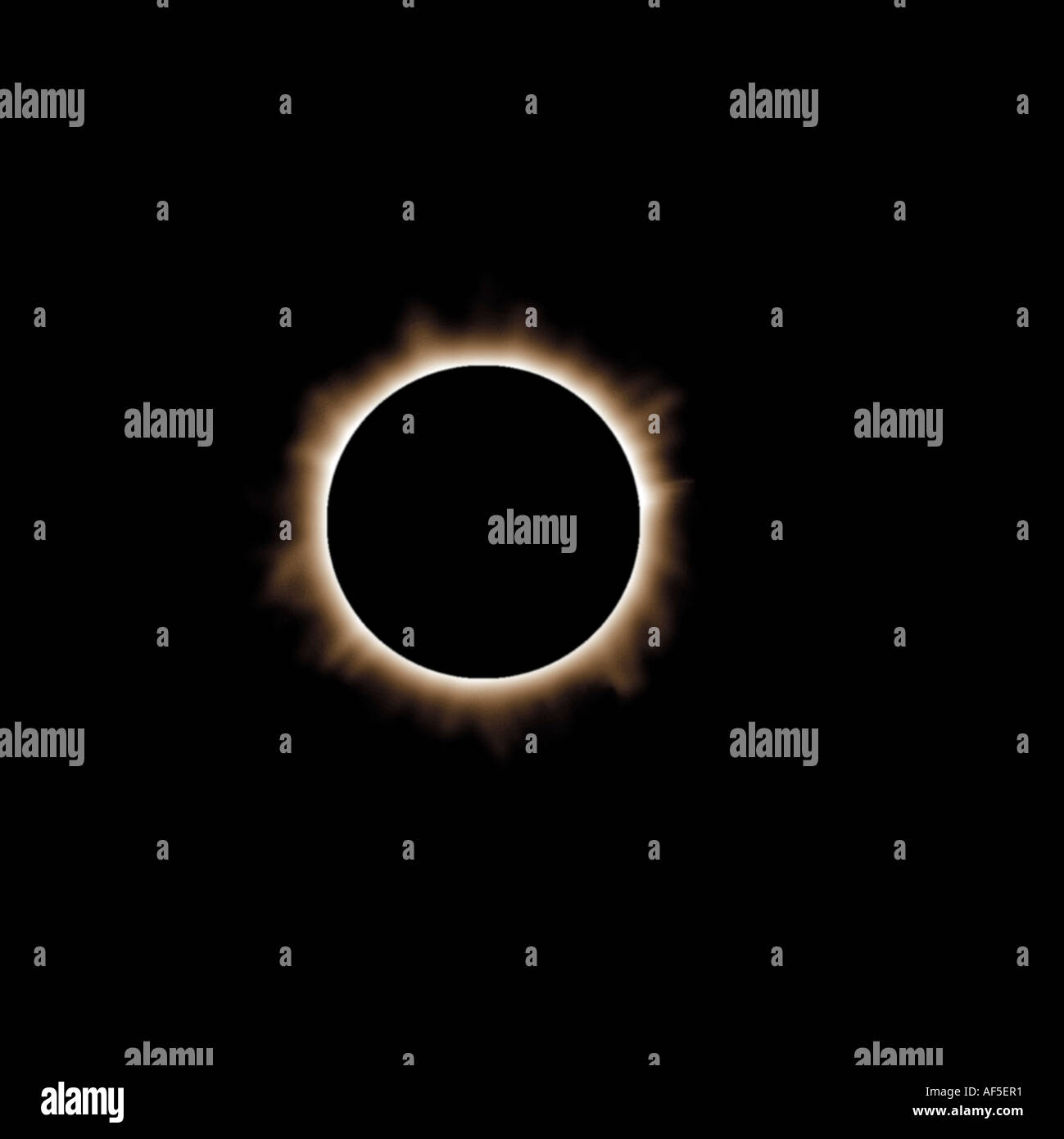 Sonnenfinsternis Totale Sonnenfinsternis schwarzen Kreis von Feuer Sonneneruption Corona schwarzen Himmel Diamant Ring Effekt rote Farbe Eclipse sky ni Stockfoto