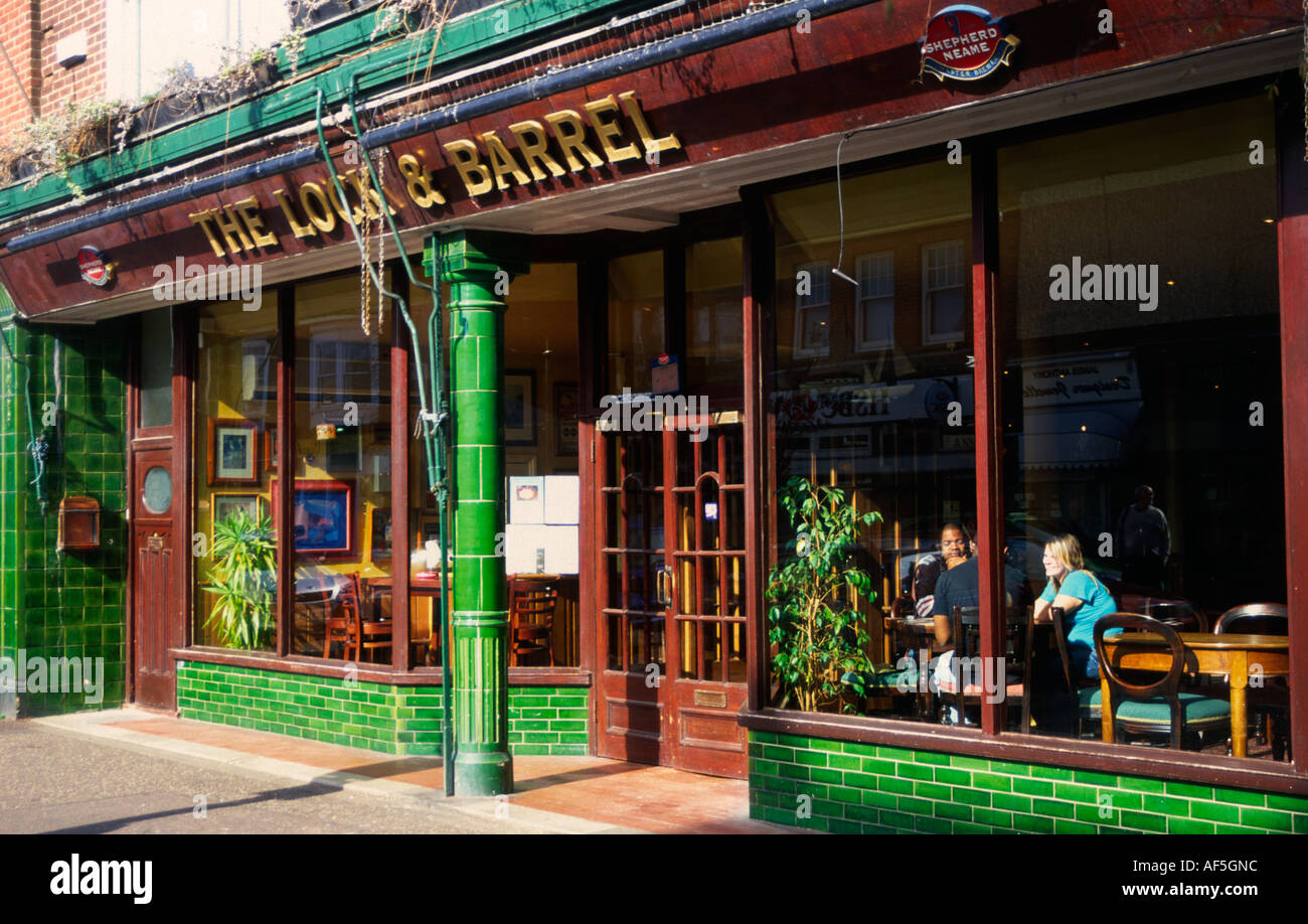Das Schloss und Barrel Public House Frinton am Meer Essex England Stockfoto