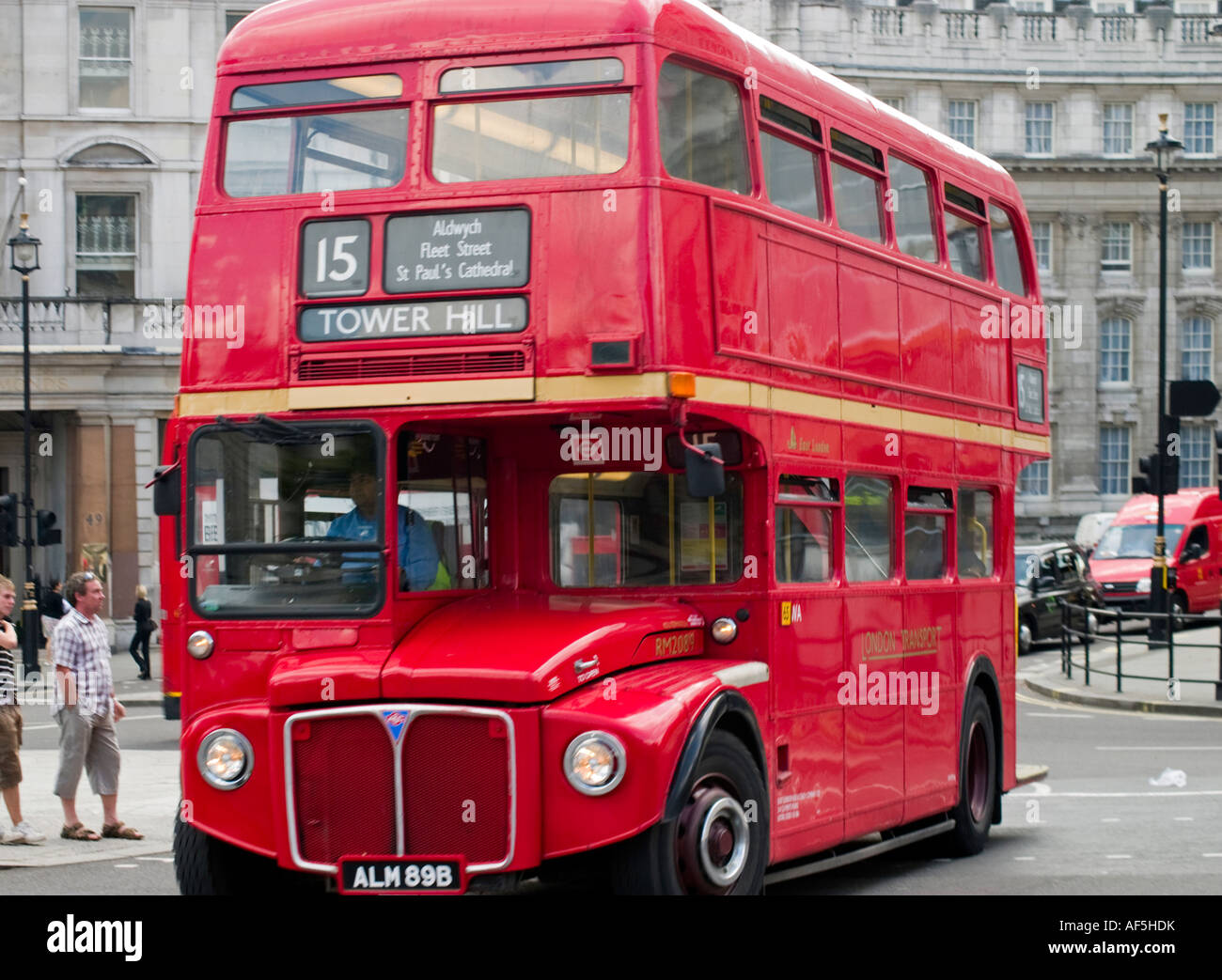 Routemaster Bus, Trafalgar Square, London Stockfoto