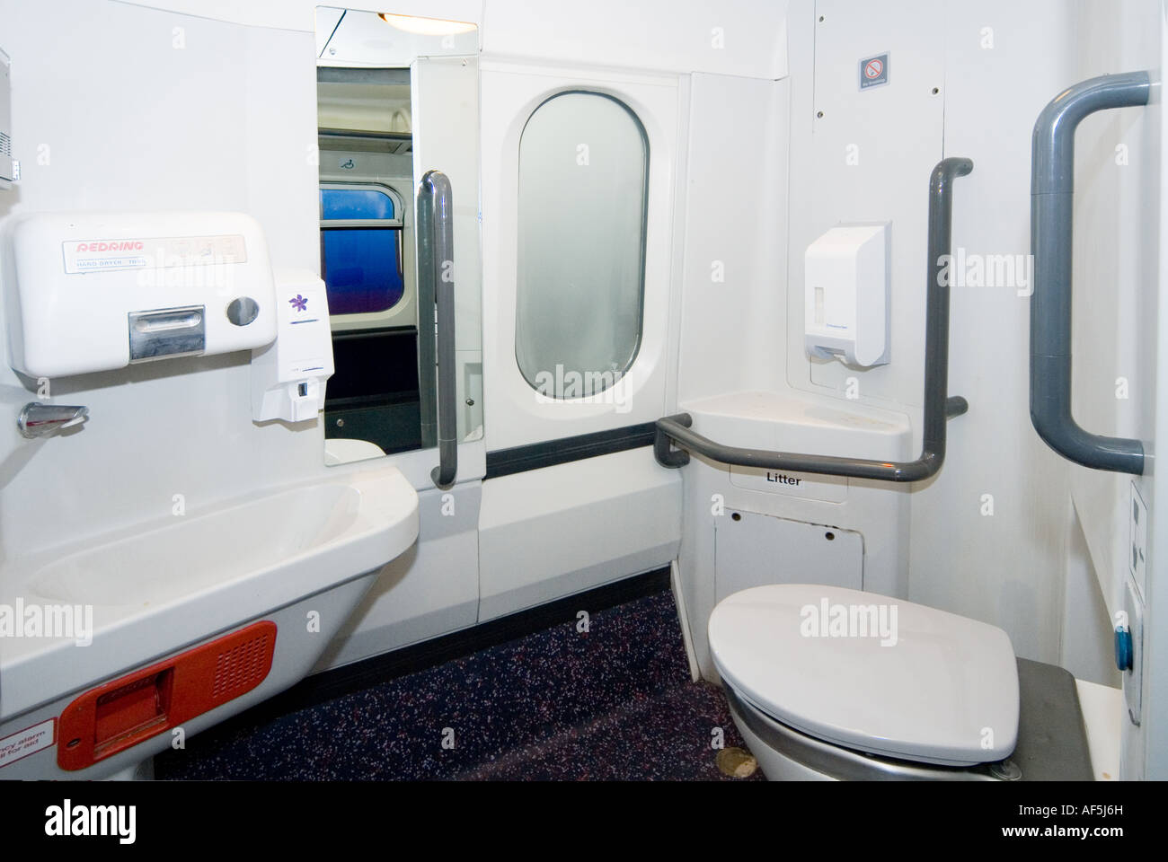 Toilette auf einen Personenzug in Großbritannien. Stockfoto