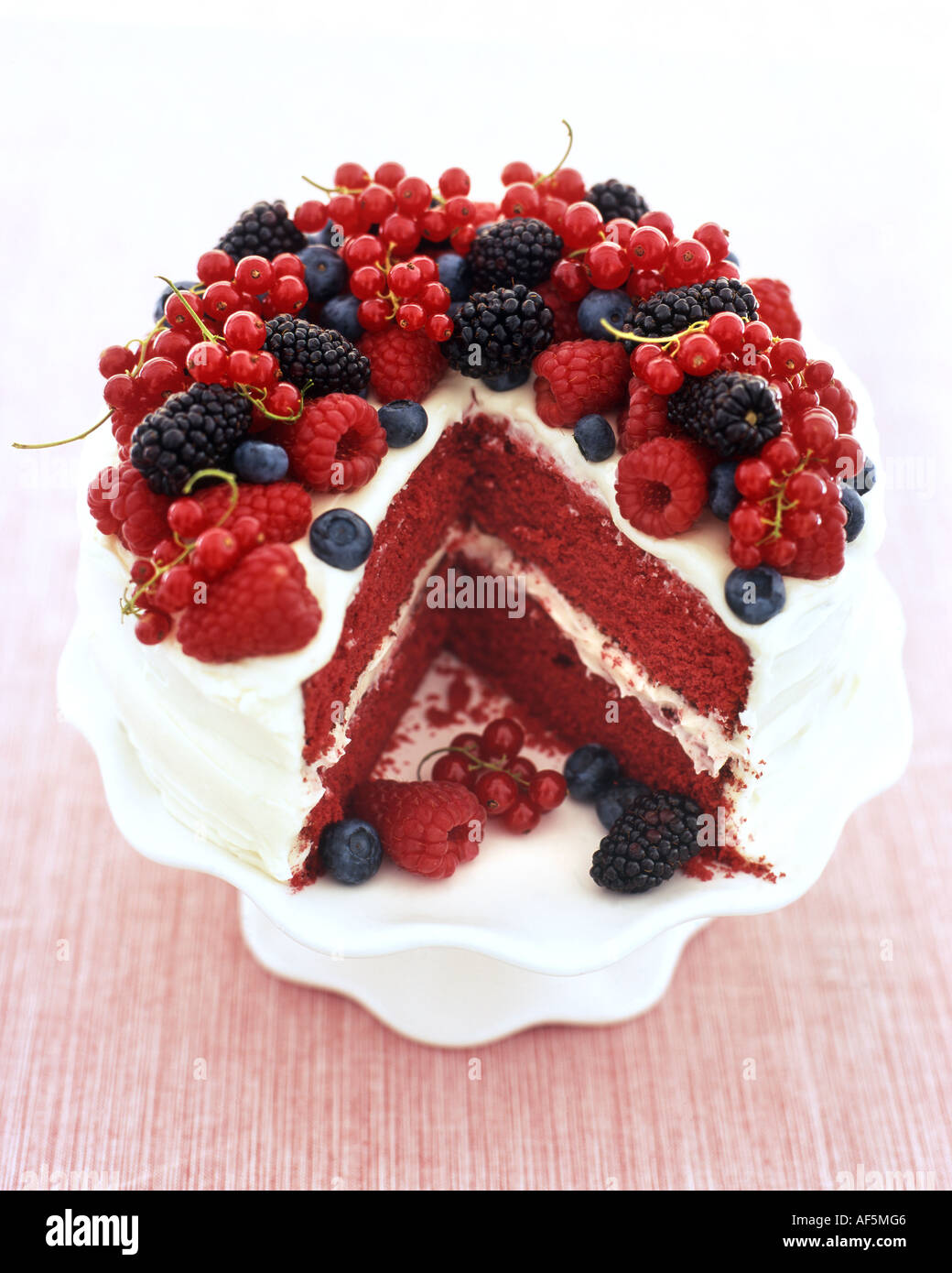 Roter samt-Beeren-Kuchen Stockfoto