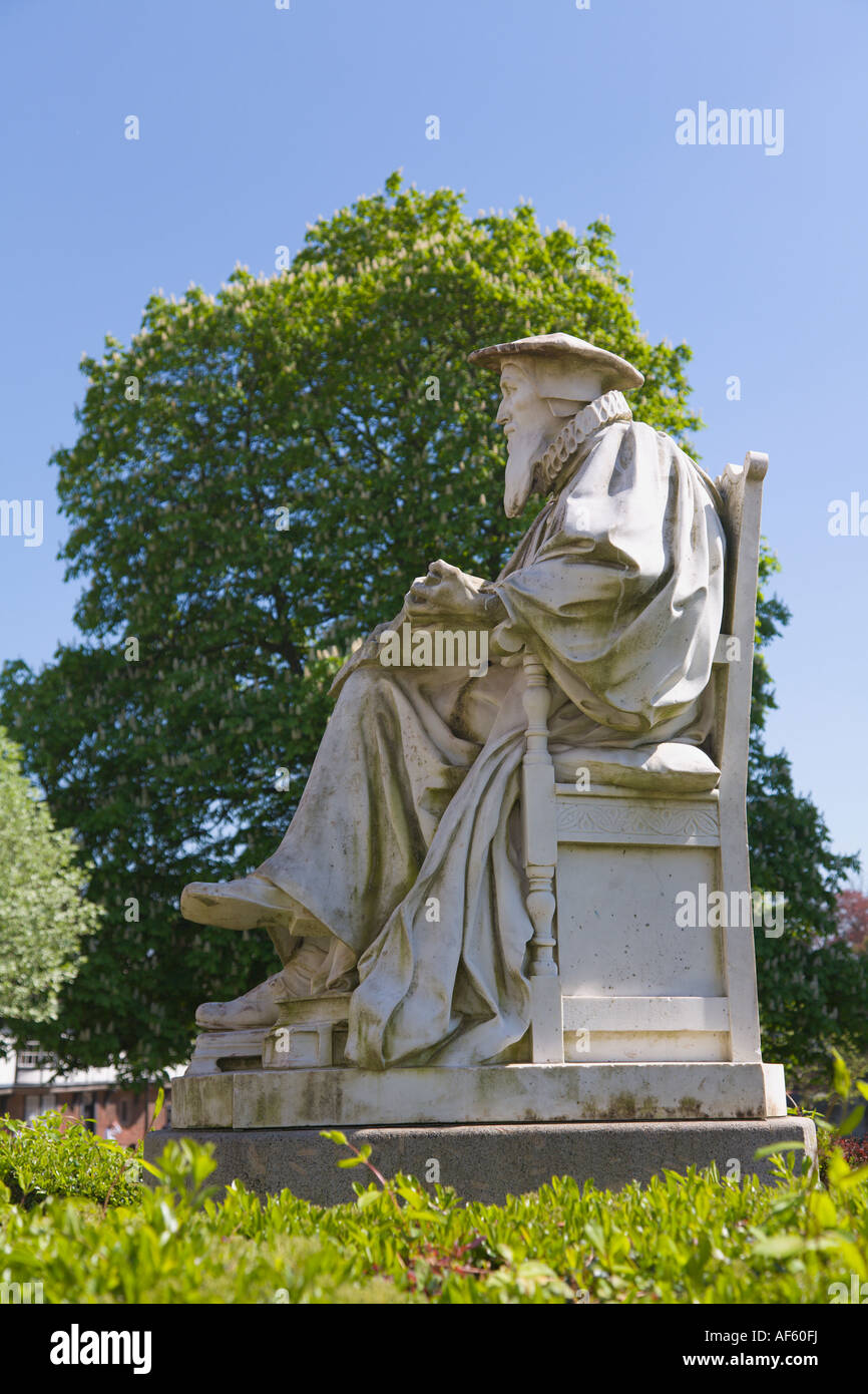 Statue von "Richard Hooker" Exeter Devon England Stockfoto