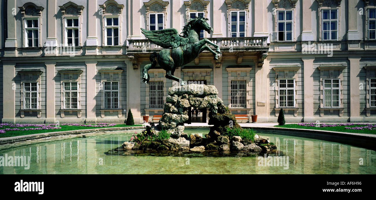 Geographie/Reisen, Österreich, Salzburg, Pegasus Brunnen im Schloss Mirabell Garten und Schloss Mirabell, Panorama, Additional-Rights - Clearance-Info - Not-Available Stockfoto