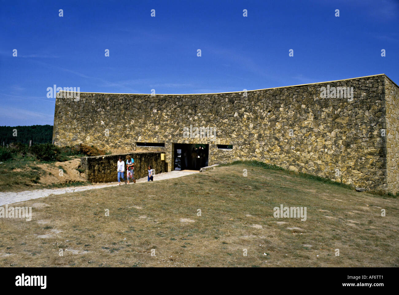 Eingang zum Museum Le Thot zum Gedenken an Lascaux Höhle Montignac Dordogne Frankreich Stockfoto