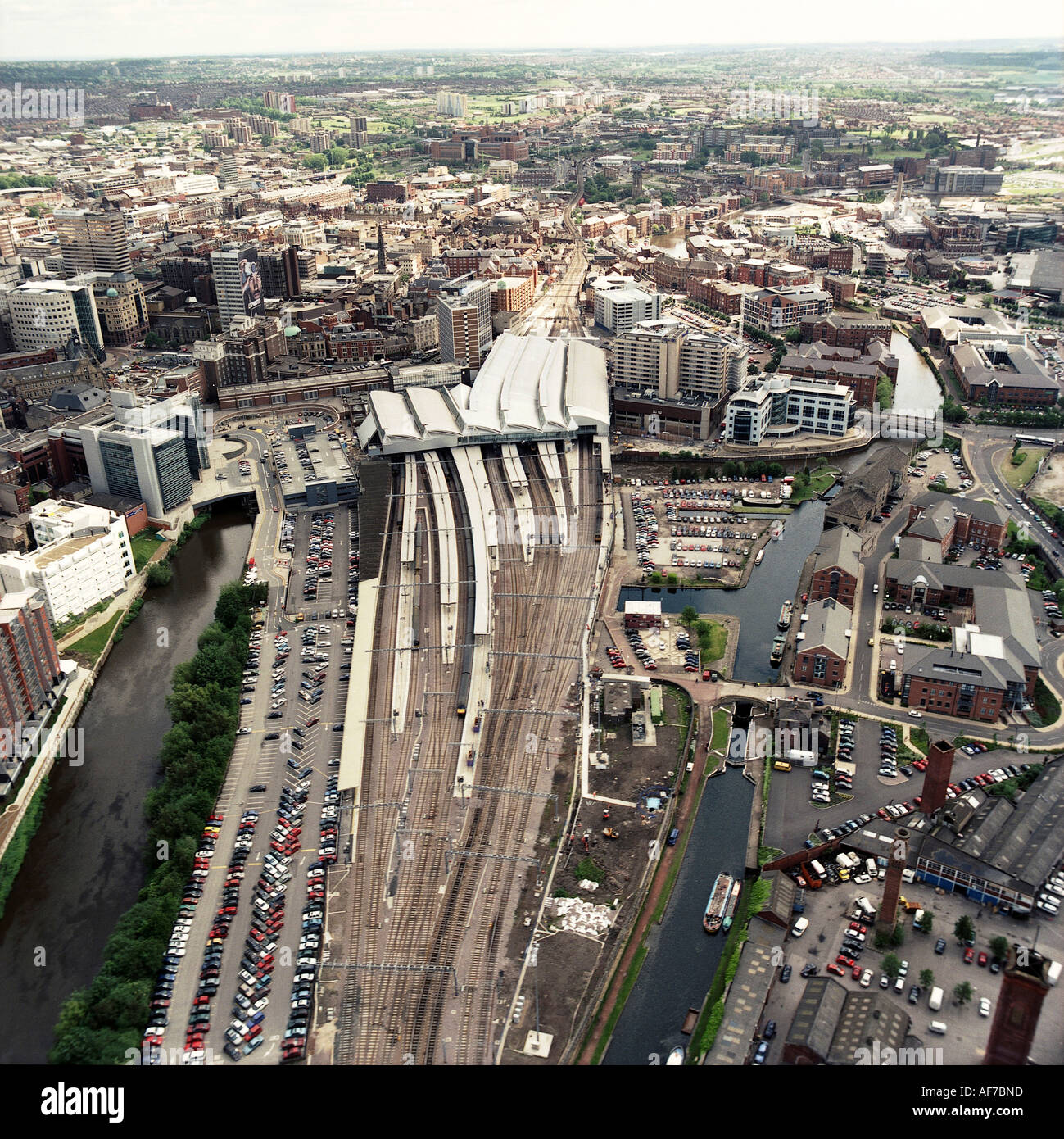Vereinigtes Königreich. England. Leeds. Luftbild des Bahnhofs der Stadt. Stockfoto