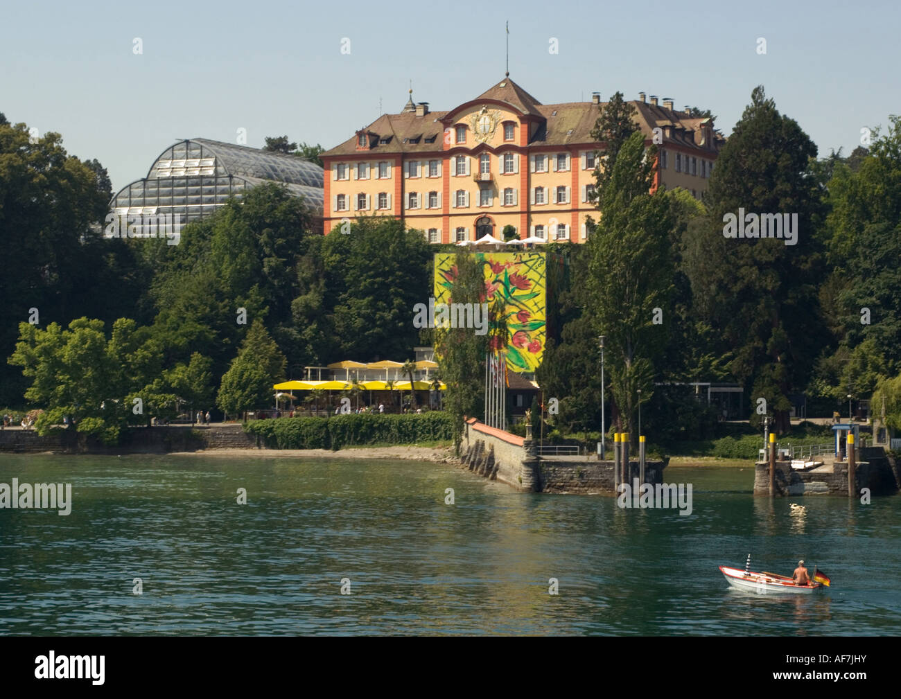 Schloss Mainau näherte sich vom Bodensee, Deutschland Stockfoto