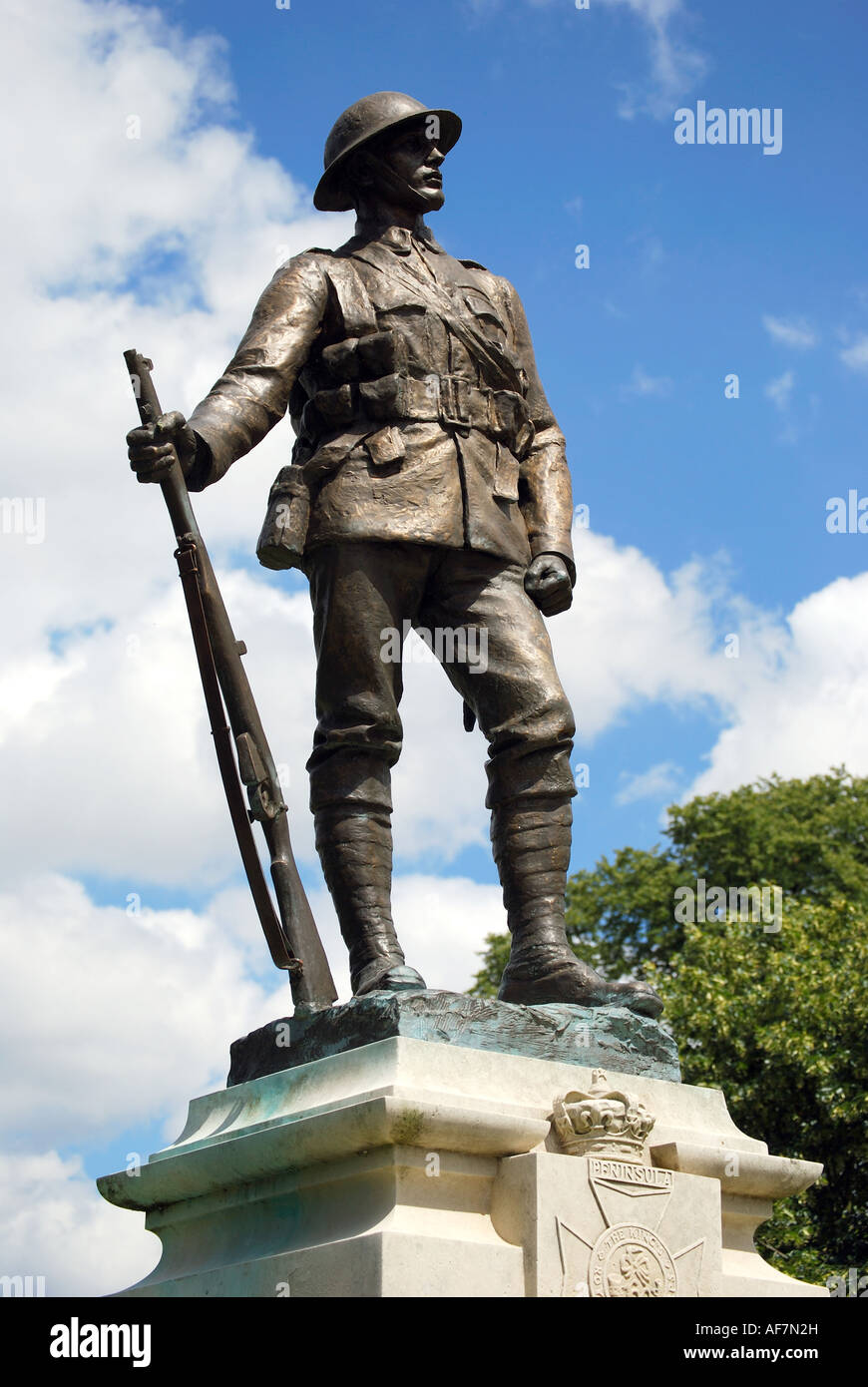Ersten Weltkrieg Soldat Statue, Cathedral Close, Winchester, Hampshire, England, Vereinigtes Königreich Stockfoto