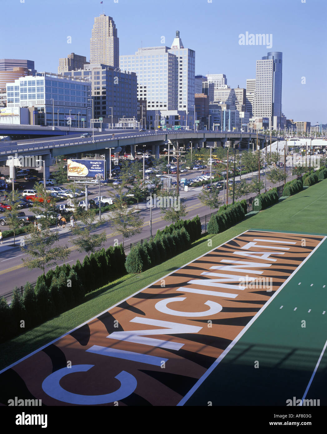 RIESIGEN CINCINNATI ZEICHEN (© CINCINNATI BENGALS 1997) PRAXIS FUßBALLPLATZ AUßERHALB PAUL BRAUN STADION CINCINNATI OHIO USA Stockfoto