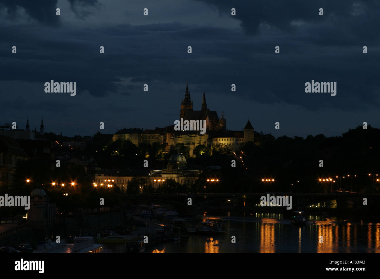 Prag, Tschechische 40 Höhe Blick auf Moldau und Präsidenten-Palast Stockfoto