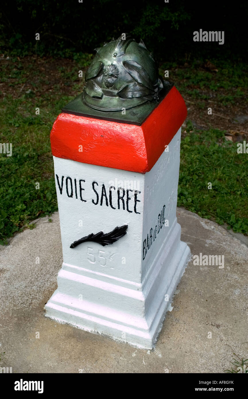 Verdun segnen gesegneten Weg Voie Sacree Meilenstein in der Nähe von Verdun Frankreich Französisch Stockfoto