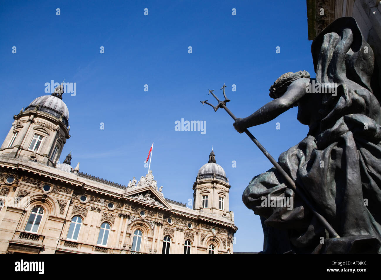 Statue und das Maritime Museum Queen Victoria Square Kingston upon Hull East Yorkshire England Stockfoto