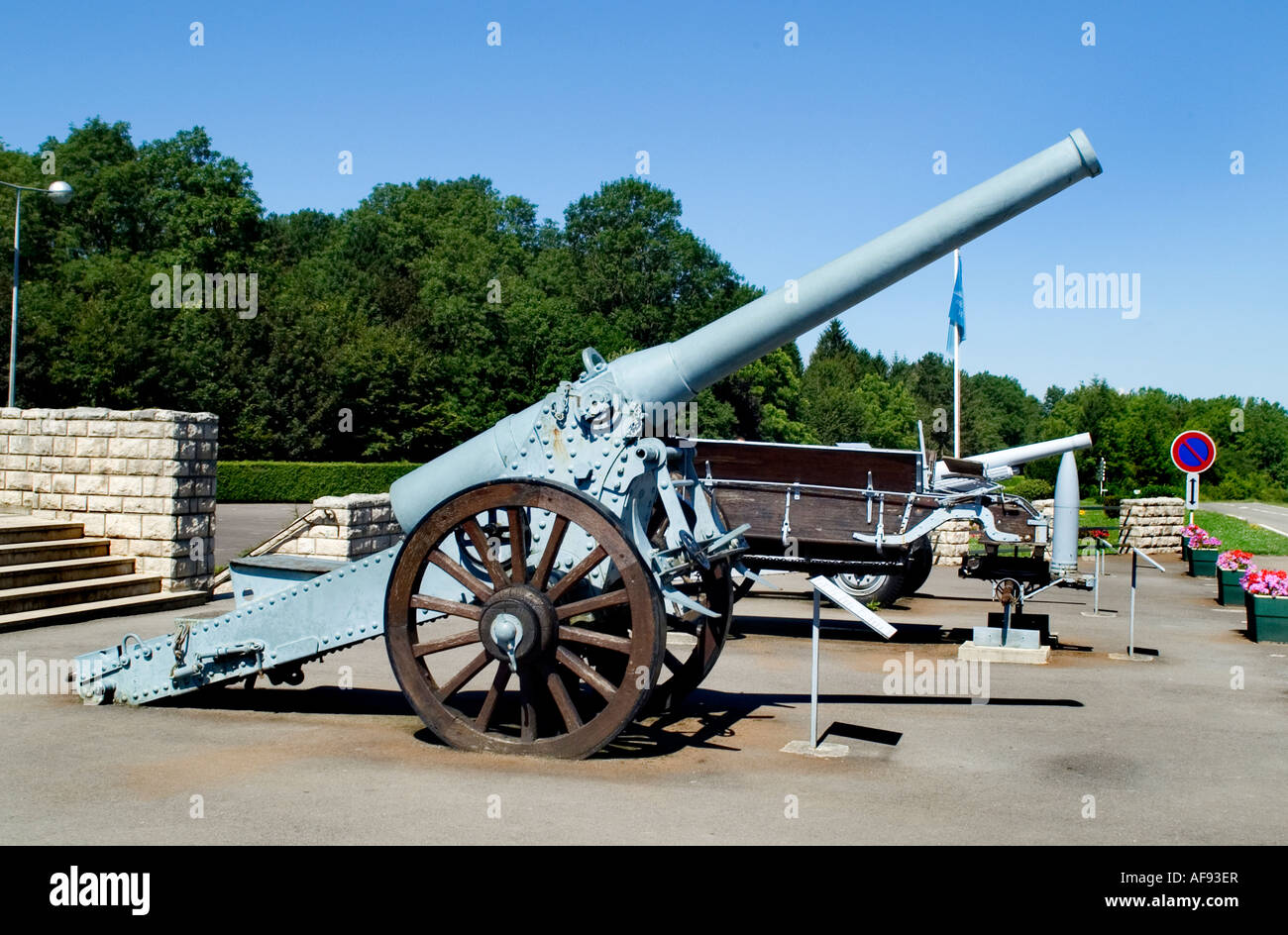 40 kg Palette 12 Verdun 1.Weltkrieg 1 Muschelmuseum Stockfoto